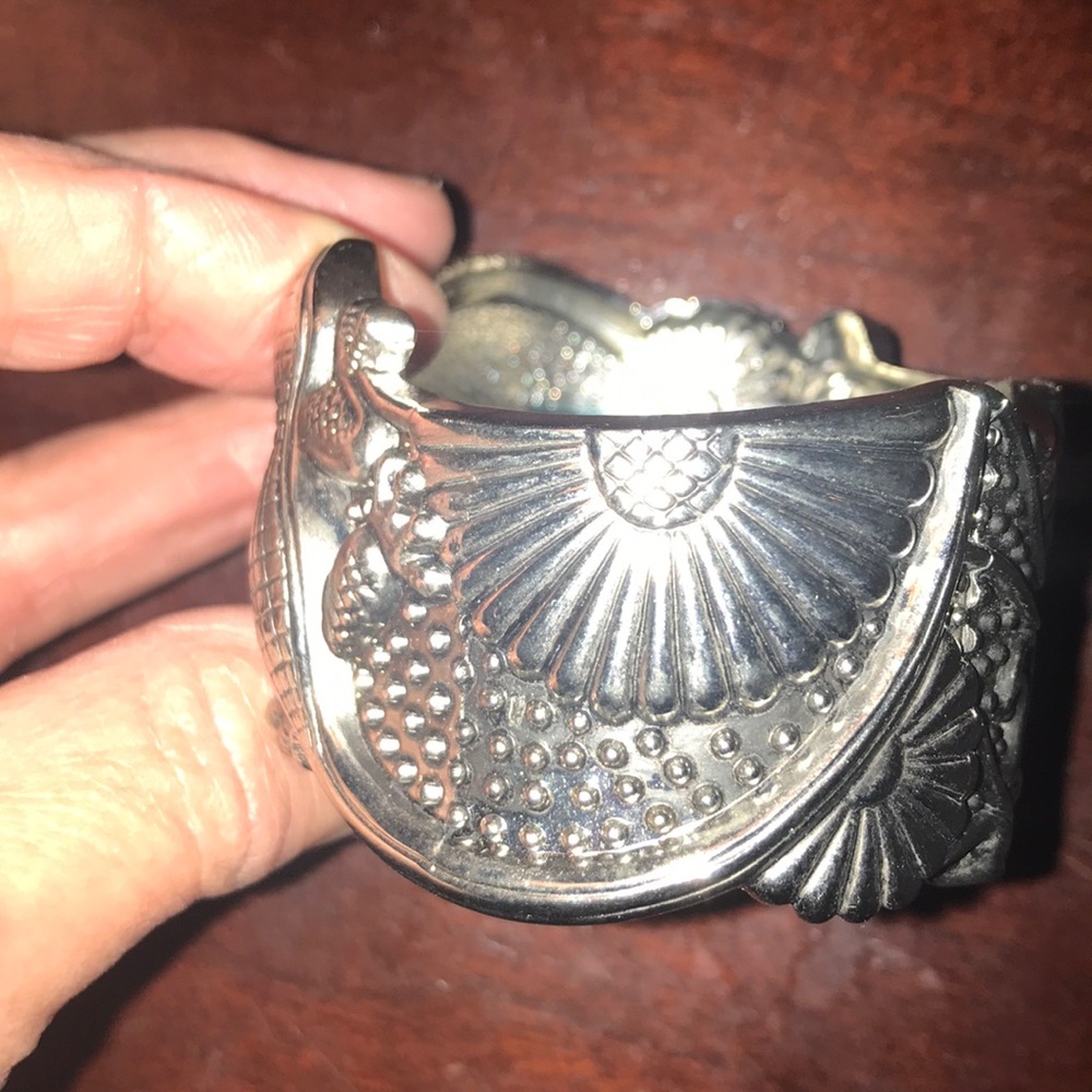 Beautiful lizard cuff bracelet - Picture 3 of 3